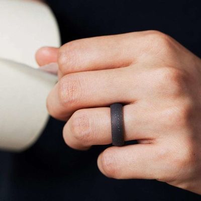 Custom Soft Silicone Finger Ring voor Vrouwen Veilig Voedsel Grade Verwerking Design Service