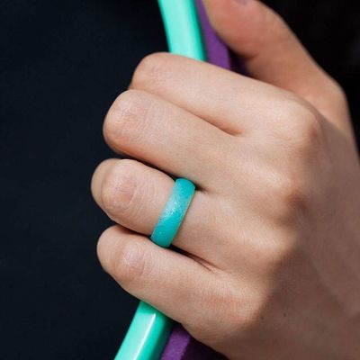 Custom Soft Silicone Finger Ring voor Vrouwen Veilig Voedsel Grade Verwerking Design Service