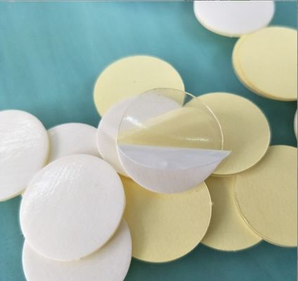 Op maat gevormde siliconen rubber EVA sterk kleefmiddel Nano Pad voor mobiele telefoonhouder