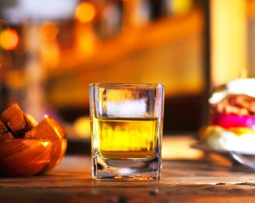 Whiskey Wedge Glas voor Huishouden Huis Hotel Bar Vierkante Glasbeker Klaar om te verzenden 1 stuk