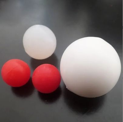 Kleurrijke holle rubberen bal met gaten Silicone balvorm gemaakt van siliconen rubber EPDM NBR NR