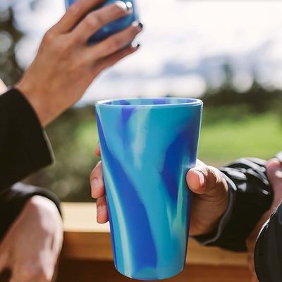 Pas uw drinkervaring aan met onze onbreekbare en BPA-vrije siliconen beker
