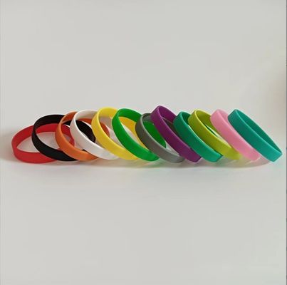 Snijverwerkingsservice Glowing Silicone Armbanden met aangepast ontwerp en logo